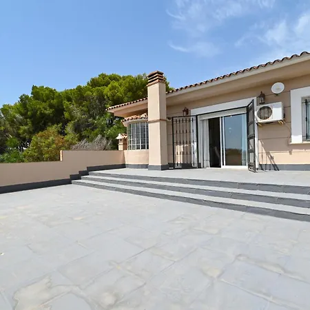Luxury Leona Villa