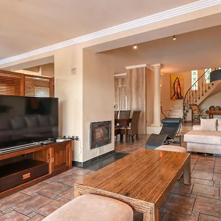 Villa Luxury Leona *