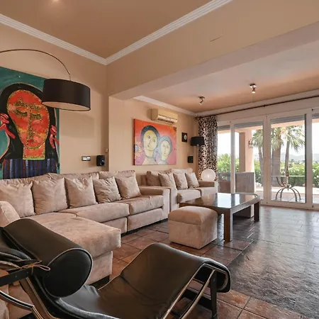 Villa Luxury Leona *